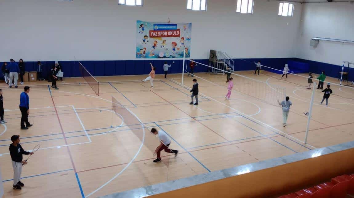 Badminton  kursumuzdan kareler...